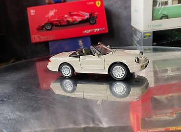 Avtomobil modelləri: Коллекционная модель Alfa Romeo Spider crème 1989 NewRay Scale 1:43 — 6
