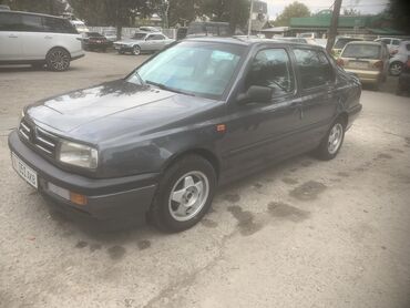 Volkswagen: Volkswagen Vento: 1992 г., 1.8 л, Механика, Бензин, Седан