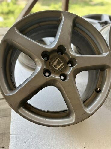 шина для нива: Куйма Дисктер R 17 Honda, Комплект, тешиктери - 5, Колдонулган