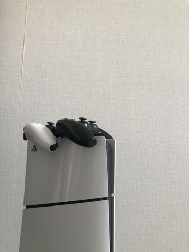 ноутбук сатылат: Игровая консоль Sony PlayStation 5 (версия с дисководом) + два