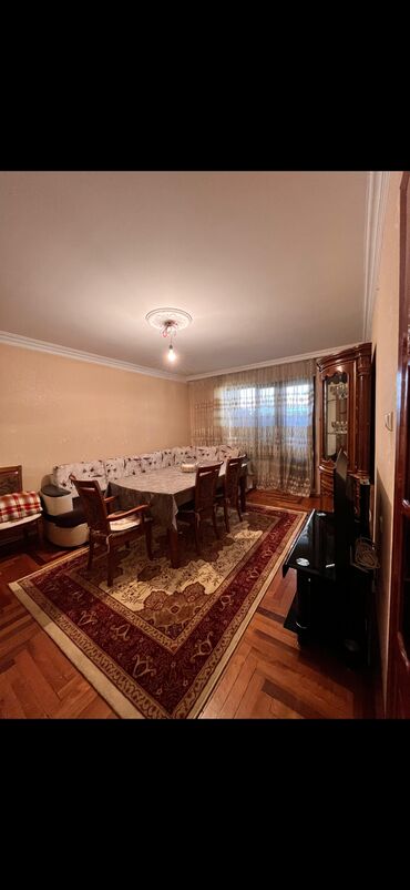 kirayə mkr: 3 otaqlı mənzil kirayə verilir – 800 AZN. Ünvan: Asif Mehdiyev 68