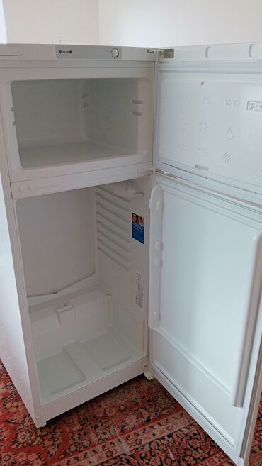 Soyuducular: 2 qapılı Indesit Soyuducu Satılır, rəng - Ağ — 10