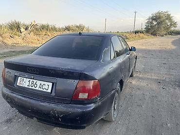 Audi A4: 1996 г., 1.6 л, Механика, Бензин, Седан