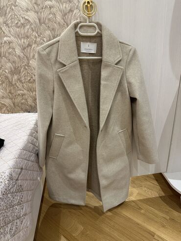 Пиджаки: Пальто, Stradivarius, XS, цвет - Бежевый