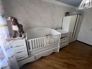 столы трансформер: Oğlan və qız üçün, İşlənmiş, Dördbucaq, Beşik, Dəst ilə, Matras ilə, Yellənmə mexanizm ilə