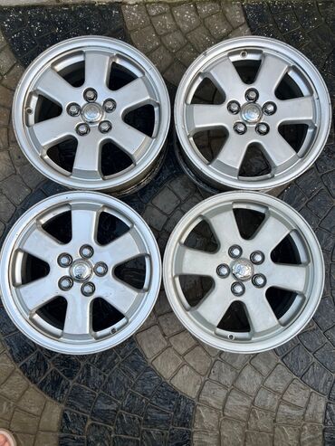 Информатика: Б/у Диск Toyota R 15, 5 Болтов