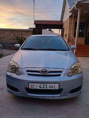 Унаа сатуу: Toyota Corolla: 2004 г., 1.4 л, Кол менен иштөөчү, Бензин, Хетчбек — 4