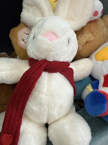 Игрушки: Мягкие игрушки — набор Описание: - Плюшевый котик-бродячка с багетом — 13