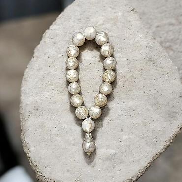 Təsbehlər: Məhsul: Təsbeh (muncuqdan) Təsvir: - Klassik formalı, 17–19 ədəd iri — 2