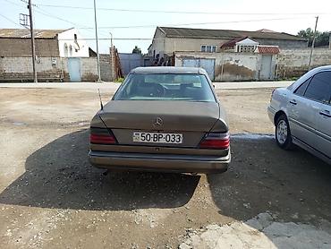 tesla qapi: Mercedes-Benz W124: 2 l | 1988 il Sedan — 2