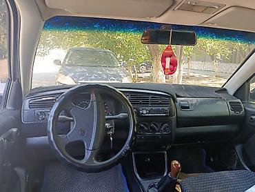 Унаа: Volkswagen Vento: 1995 г., 1.8 л, Кол менен иштөөчү, Бензин, Седан — 2