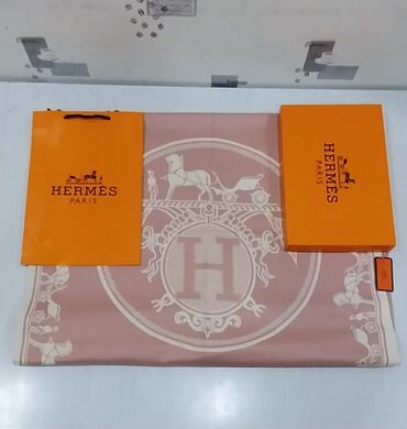 Digər aksesuarlar: Hermes şərfi, xanımlar üçün, təzədir, keyfiyyətlidir. Model: Hermès — 6