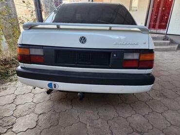 Volkswagen: Volkswagen Passat: 1990 г., 1.8 л, Механика, Бензин, Седан — 5