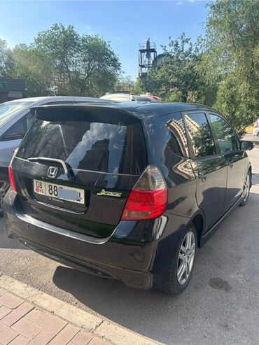 машина алабыз: Honda Jazz: 2006 г., 1.3 л, Автомат, Бензин, Хэтчбэк