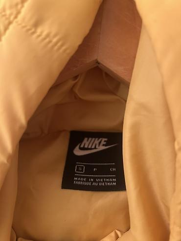 la perla: Nike ženska duga zimska jakna s kapuljačom – žuta Nošena jednu sezonu — 5