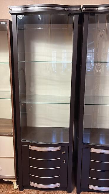 tek dolablar: Şüşə vitrin və dəst mebel - Material: tünd rəngli MDF/taxta karkas — 2