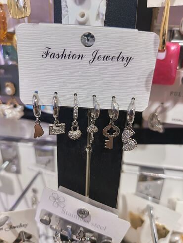 Bijuteriya dəstləri: Zərgərlik dəstləri – zövqlü aksesuar seçimi 1) Yaşıl daşlı çiçək — 7