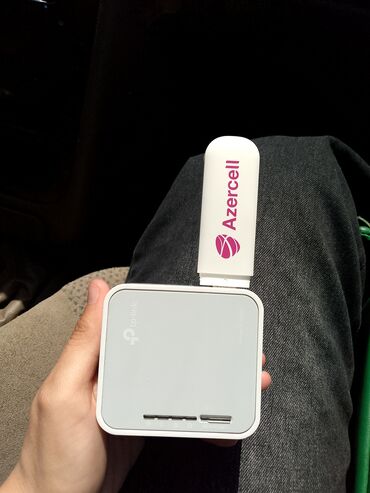 Modemlər və şəbəkə avadanlıqları: TP-Link simsiz marşrutlaşdırıcı və Azercell 3G USB modem dəsti