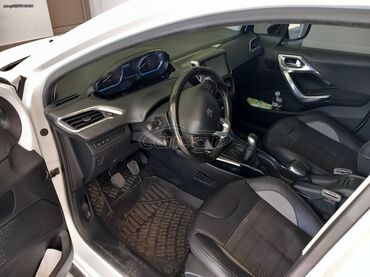 Peugeot: Peugeot 2008: 1.6 l. | 2015 έ. 158000 km. SUV/4x4 — 5