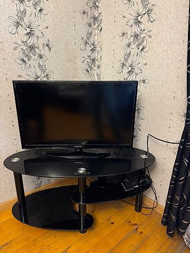 islenmis panel radiatorlar: İşlənmiş, Künc Tv altlığı, Polkalı, Şüşəli — 1