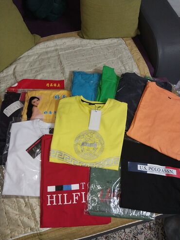 футболки с надписью на заказ бишкек: Однотонные футболки Узбекского производства, Х/Б, не линяют, не теряют