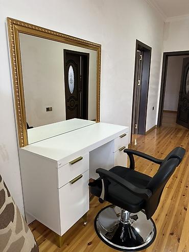 Salon, tibbi mebel dəsti: Yenidir. Islemek ucun alinib islenilmeyib. ( Dirnaq stoluda var) — 1