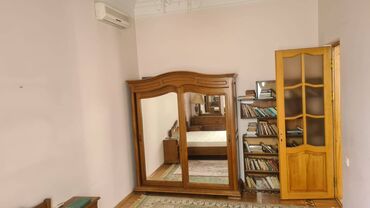 Digər kommersiya daşınmaz əmlakı: Badamdar da Hərbi qospitalın yanında 6 sotun içində olan 2 mərtəbli 5 — 7