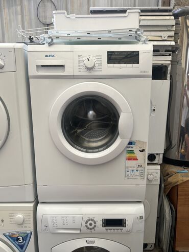 продаю бу стиральную машину: Стиральная машина Midea, Б/у, Автомат, До 6 кг, Узкая