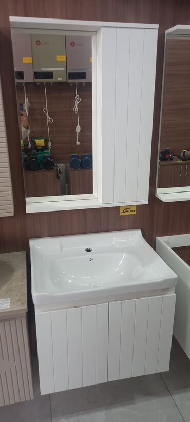 Hamam üçün aksessuarlar: Hamam mebeli dəsti – lavabo, güzgülü şkaf və asma şkaf - Rəng: ağ -