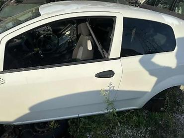 auto upaljač: FIAT GRANDE PUNTO VRATA KRILO FAR STOP RETROVIZOR AMORTIZER | Fiat — 1