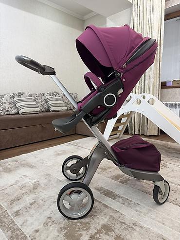 Коляски: Коляска, Stokke, цвет - Фиолетовый, Б/у, Платная доставка — 1