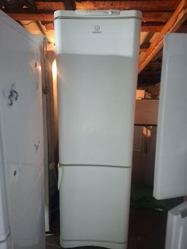 морозильник indesit: Холодильник Indesit, двухкамерный, с нижней морозильной камерой — 1