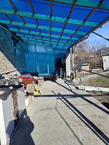 Продажа коттеджей и домов: Продаётся кирпичный двухэтажный дом. площадь дома 140кв.м, площадь — 15