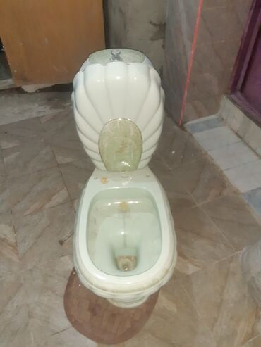 tualet bacoku: İşlənmiş Unitaz baçoku Keramika, Alçaq quraşdırılan, Ünvandan götürmə