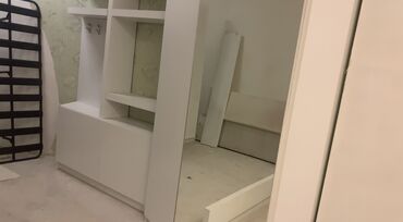 подвесные шкафы в спальню: Продаю кухня,прихожая4 штуки двери2 спальные мебель только шкафы