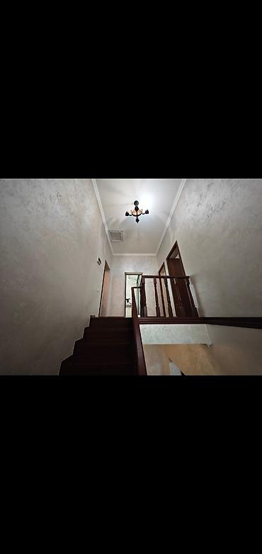 Продажа коттеджей и домов: Продается два 2 этажных особняка. р-н мкр.Джал, по — 30