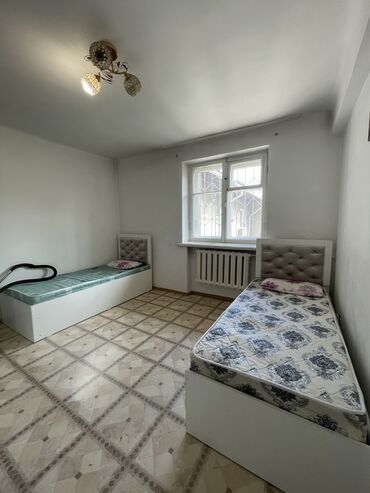 ищу квартира в бишкеке: 3 комнаты, 72 м², Индивидуалка, 4 этаж, Старый ремонт
