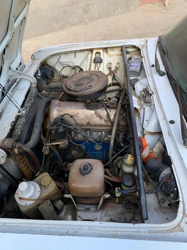 VAZ (LADA): VAZ 2106, ağ rəng, sedan gündəlik sürülən maşındı texniki baxisid1 -da lalafo.az — 7 VAZ (LADA): VAZ 2106, ağ rəng, sedan gündəlik sürülən maşındı texniki baxisid1 — 7