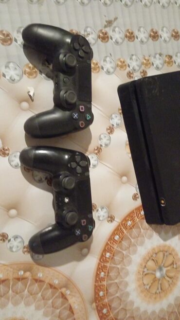 redmi not 10 c: Sony PlayStation 4 (PS4) Slim konsolu və 2 ədəd DualShock 4 oyun