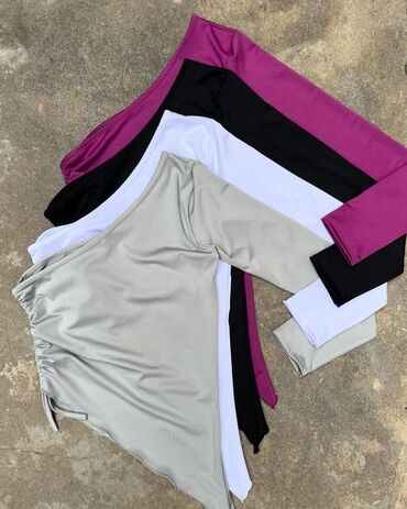 Bluze: L, Likra, Jednobojni, bоја - Crvena na lalafo.rs — 9 Bluze: L, Likra, Jednobojni, bоја - Crvena — 9