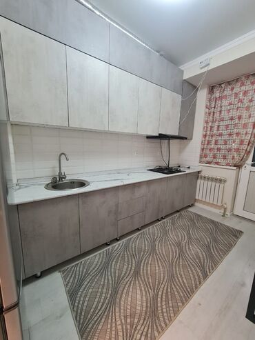 шкаф кухонный напольный: Предлагается современный кухонный гарнитур в серо-белых тонах