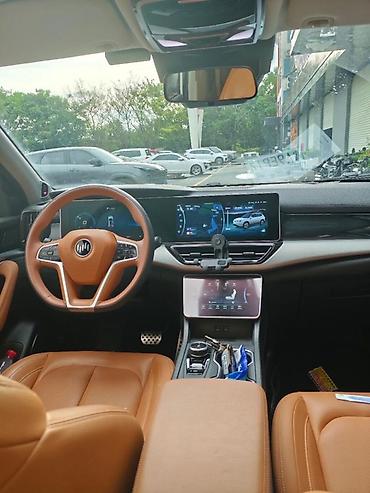 Tesla: Tesla : 2022 г., Электромобиль, Кроссовер — 1