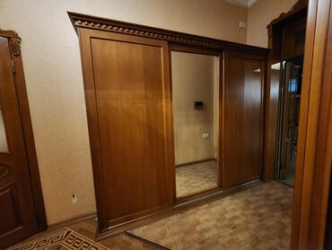 Kreslolar: Kupe, 3 qapılı Düz dolab, Şifonyer