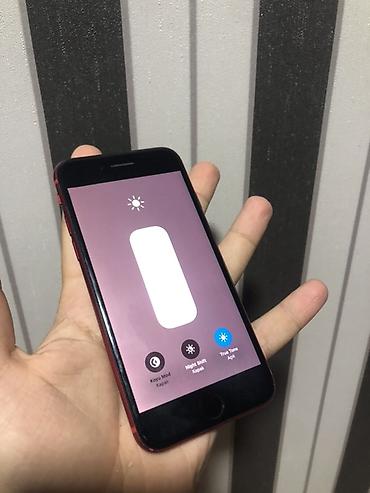 Apple iPhone: IPhone 8, 64 GB, Qırmızı, Simsiz şarj — 8