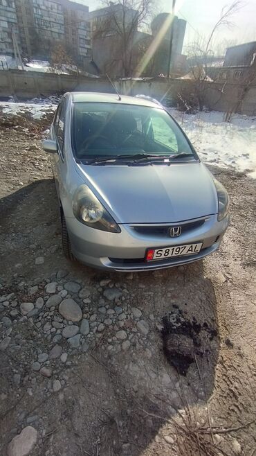 Honda: Honda Fit: 2003 г., 1.3 л, Вариатор, Бензин, Седан