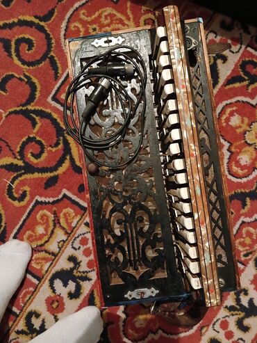 Akkordeonlar: Qarmon, Akustik, İşlənmiş, Ünvandan götürmə