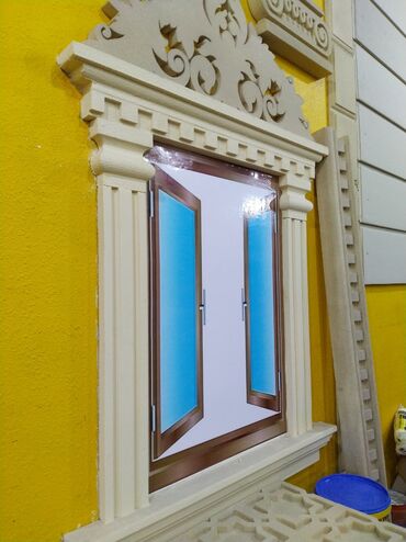 Mərmər: Taxta və ya digər materiallardan hazırlanmış, divar bəzəyi üçün