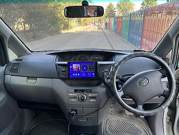 Voyah: Toyota Voxy: 2005 г., 2 л, Вариатор, Бензин, Минивэн — 6