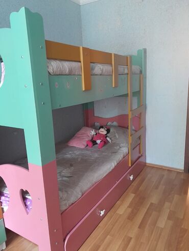 uşaq yataq dəstləri: Для девочки, Б/у, 2 односпальные кровати, Шкаф
