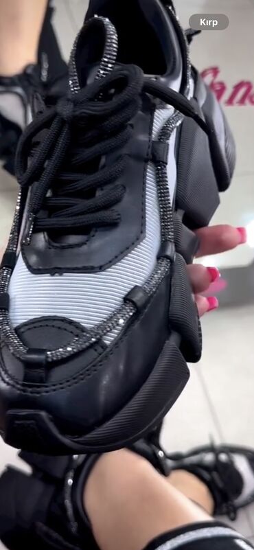 Women's Sneakers and athletic shoes: Ölçü: 39, rəng - Qara, Yeni — 9